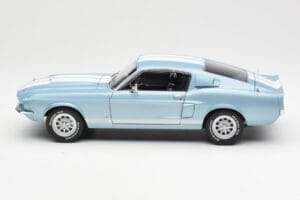 Ford Mustang Shelby GT500 Világoskék Metálfényű Fehér Csíkokkal AUTOart 1:18 72907 Fém – 4. kép a 8-ből