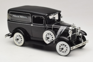 Ford Panel Car Police Patrol Signature Models 1:18 18143 Fém – 4. kép a 6-ből