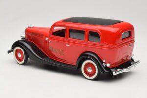 Ford Sedan Piros Solido 1:18 8066 Fém – 7. kép a 8-ből