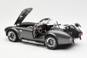 Ford Shelby Cobra 427 S/C Szürke Metál Fehér Csíkokkal Kyosho 1:18 08045GRW Fém – 5. kép a 8-ből