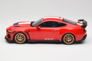 Ford Shelby Mustang Super Snake Piros GT Spirit 1:18 GT531 Gyanta – 3. kép a 6-ből