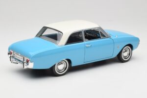 Ford Taunus 12M P1 Taunus Blue Revell 1:18 08880 Fém – 3. kép a 8-ből
