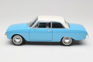 Ford Taunus 12M P1 Taunus Blue Revell 1:18 08880 Fém – 4. kép a 8-ből