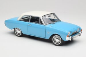 Ford Taunus 12M P1 Taunus Blue Revell 1:18 08880 Fém – 6. kép a 8-ből