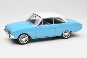Ford Taunus 17M P2 Kék Revell 1:18 08817 Fém