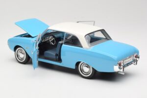 Ford Taunus 17M P2 Kék Revell 1:18 08817 Fém – 5. kép a 8-ből