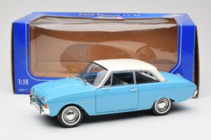 Ford Taunus 17M P2 Kék Revell 1:18 08817 Fém – 8. kép a 8-ből