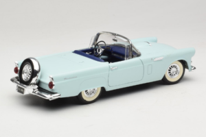 Ford Thunderbird Zöld Revell 1:18 8804-G1 Fém – 3. kép a 8-ből