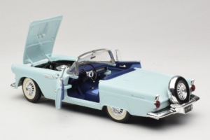 Ford Thunderbird Zöld Revell 1:18 8804-G1 Fém – 5. kép a 8-ből