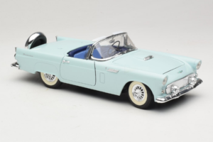 Ford Thunderbird Zöld Revell 1:18 8804-G1 Fém – 6. kép a 8-ből