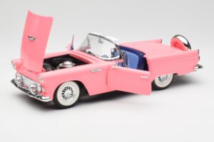 Ford Thunderbird Rózsaszín Revell 1:18 8804 Fém – 2. kép a 8-ből