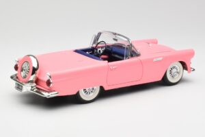 Ford Thunderbird Rózsaszín Revell 1:18 8804 Fém – 3. kép a 8-ből