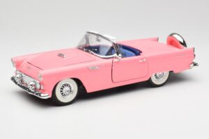 Ford Thunderbird Rózsaszín Revell 1:18 8804 Fém