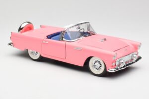 Ford Thunderbird Rózsaszín Revell 1:18 8804 Fém – 6. kép a 8-ből