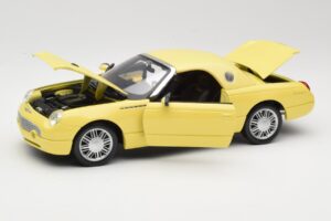 Ford Thunderbird Show Car Sárga Maisto 1:18 50336 Fém – 2. kép a 8-ből