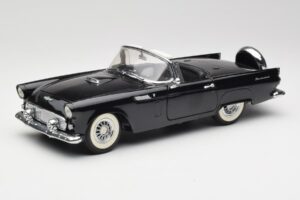 Ford Thunderbird Kabrió Fekete Revell 1:18 8818-M1 Fém