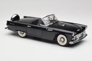 Ford Thunderbird Kabrió Fekete Revell 1:18 8818-M1 Fém – 6. kép a 8-ből