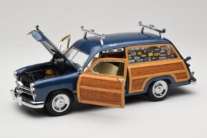 Ford Woody Station Wagon Bayview Blue Surf Shop Motor City 1:18 60002 Fém – 2. kép a 8-ből