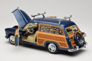 Ford Woody Station Wagon Bayview Blue Surf Shop Motor City 1:18 60002 Fém – 5. kép a 8-ből