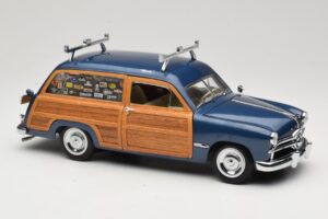 Ford Woody Station Wagon Bayview Blue Surf Shop Motor City 1:18 60002 Fém – 6. kép a 8-ből