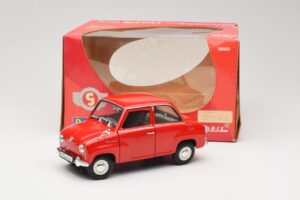 Goggomobil T 250 Piros Revell 1:18 08952 Fém – 7. kép a 7-ből