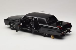 Chrysler Imperial Black Beauty Green Hornet TV Series AUTOart 1:18 71546 Fém – 5. kép a 8-ből