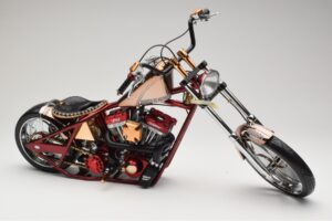 Harley-Davidson West Coast Choppers Diablo Soft Tail Arany Piros Minichamps 1:5 JJ04-05-03 Fém – 5. kép a 6-ből