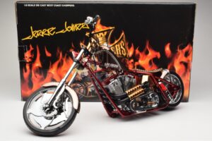 Harley-Davidson West Coast Choppers Diablo Soft Tail Arany Piros Minichamps 1:5 JJ04-05-03 Fém – 6. kép a 6-ből