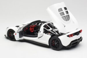 Hennessey Venom GT Fehér AUTOart 1:18 75404 Fém – 5. kép a 8-ből