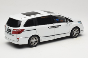 Honda Elysion Fehér OEM 1:18 430056 Fém – 3. kép a 8-ből