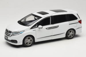 Honda Elysion Fehér OEM 1:18 430056 Fém