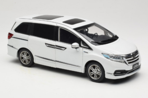 Honda Elysion Fehér OEM 1:18 430056 Fém – 6. kép a 8-ből