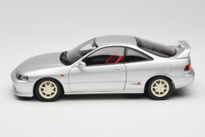 Honda Integra Type R DC2 Pre-Facelift Vogue Silver Metallic MotorHelix 1:18 M85202 Fém – 4. kép a 8-ből