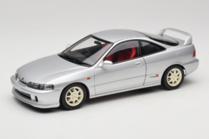 Honda Integra Type R DC2 Pre-Facelift Vogue Silver Metallic MotorHelix 1:18 M85202 Fém