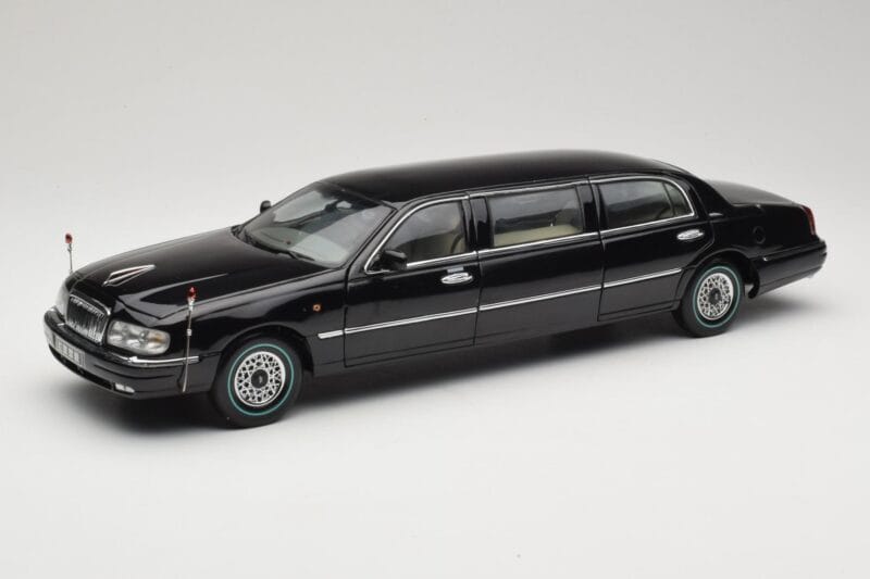 Hongqi Qijian CA7460 FAW 1:18 139940 Fém