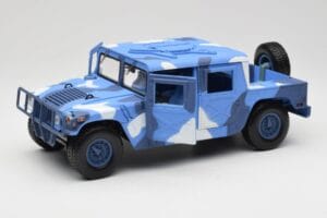 Hummer H1 Humvee Kék & Fehér Motormax 1:18 73157 Fém – 2. kép a 8-ből