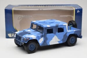 Hummer H1 Humvee Kék & Fehér Motormax 1:18 73157 Fém – 8. kép a 8-ből