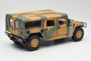 Hummer H1 Station Wagon Military Maisto 1:18 56049 Fém – 3. kép a 8-ből