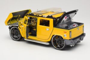 Hummer H2 SUT Concept Sárga Maisto 1:18 31067 Fém – 5. kép a 8-ből