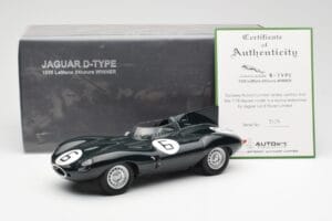 Jaguar D-Type #6 M. Hawthorn / I. Bueb Team Jaguar Cars Ltd 24 Hours of Le Mans 1955 AUTOart 1:18 85586 Fém – 6. kép a 6-ből