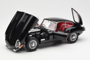 Jaguar E-Type 3.8 Series 1 Fekete Kyosho 1:18 08954BK Fém – 2. kép a 8-ből