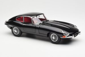 Jaguar E-Type 3.8 Series 1 Fekete Kyosho 1:18 08954BK Fém – 6. kép a 8-ből