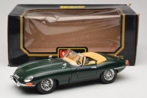 Jaguar E-Type Kabrió Zöld Bburago 1:18 3026 Fém – 8. kép a 8-ből