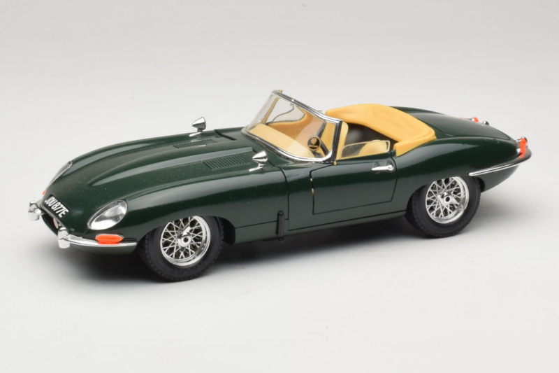 Jaguar E-Type Kabrió Zöld Bburago 1:18 3026 Fém