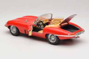 Jaguar E-Type Series 1 Kabrió Piros Bburago 1:18 3038 Fém – 5. kép a 8-ből