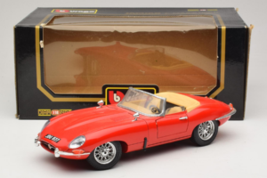 Jaguar E-Type Series 1 Kabrió Piros Bburago 1:18 3038 Fém – 8. kép a 8-ből