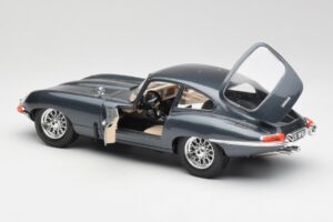 Jaguar E-Type Szürke Bburago 1:18 30018 Fém – 5. kép a 8-ből