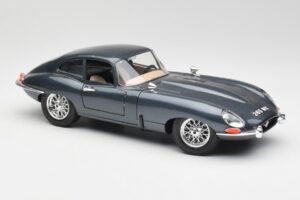 Jaguar E-Type Szürke Bburago 1:18 30018 Fém – 6. kép a 8-ből