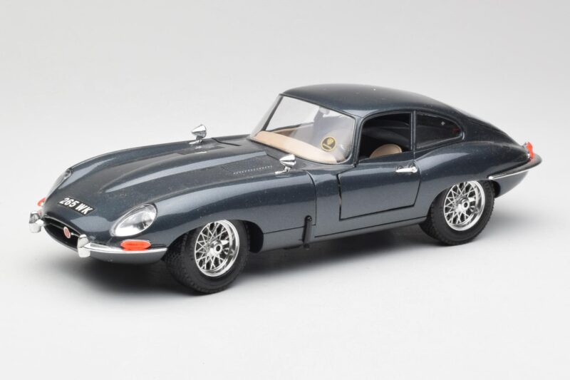 Jaguar E-Type Szürke Bburago 1:18 30018 Fém