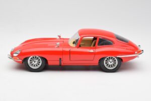 Jaguar E-Type Piros Bburago 1:18 3018 Fém – 4. kép a 8-ből